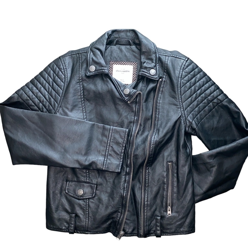 Black girls faux leather jacket, like new, missing belt